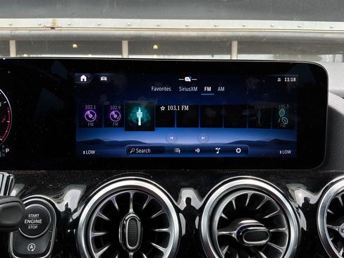 Used 2025 Mercedes-Benz GLA 250 image 36