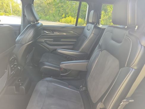Used 2023 Jeep Grand Cherokee L Laredo AWD/4WD image 16