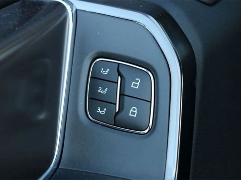 New 2026 Ford F250 Platinum w/ Tremor Off-Road Package image 21