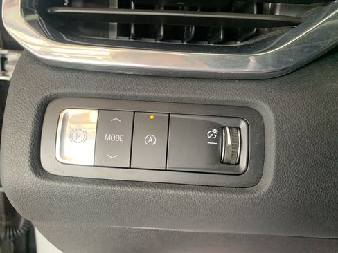 Used 2026 GMC Acadia Elevation w/ Elevation Premium Package FWD image 29