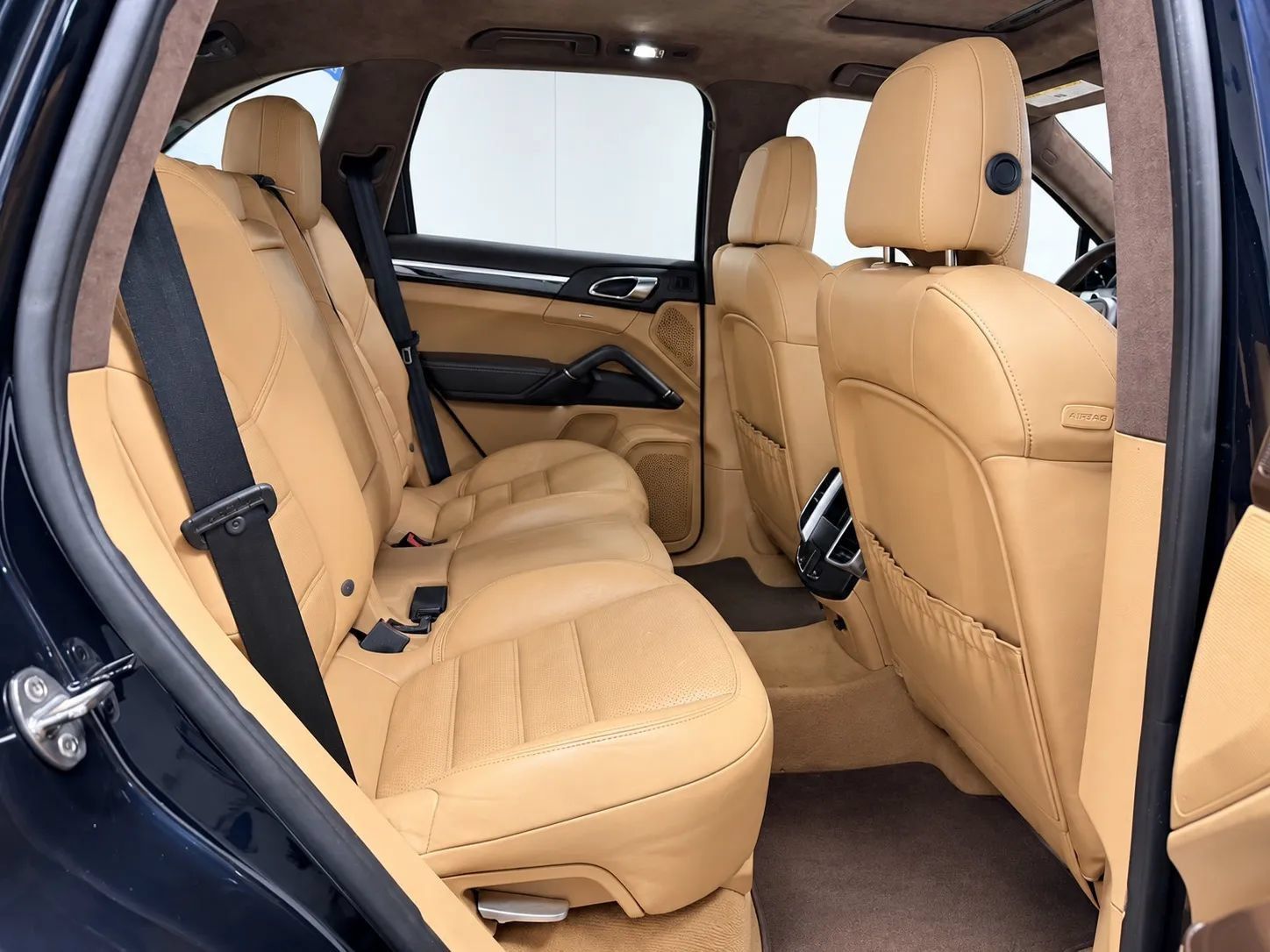 Used 2016 Porsche Cayenne Turbo AWD/4WD image 20