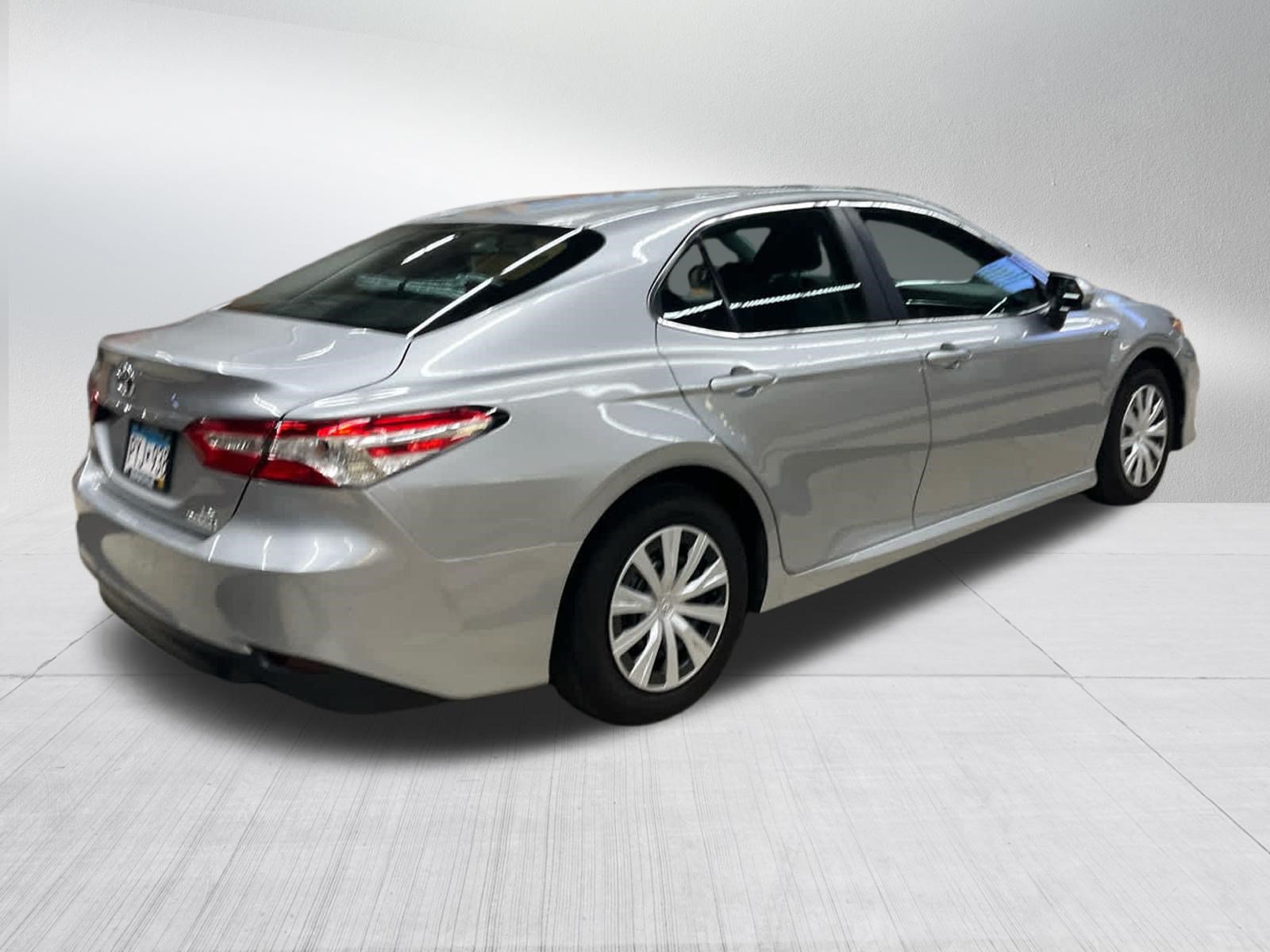 Certified 2018 Toyota Camry LE FWD image 6
