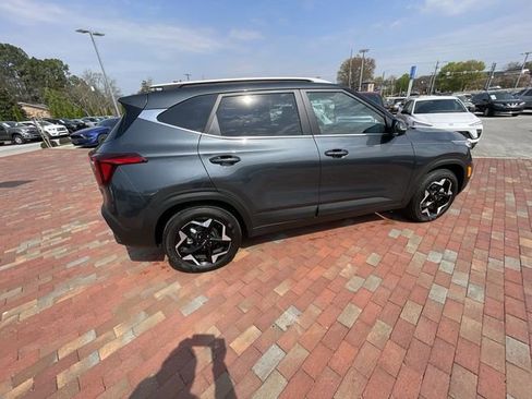 Used 2024 Kia Seltos EX FWD image 36