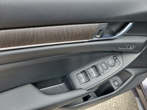 Used 2021 Honda Accord Touring image 23
