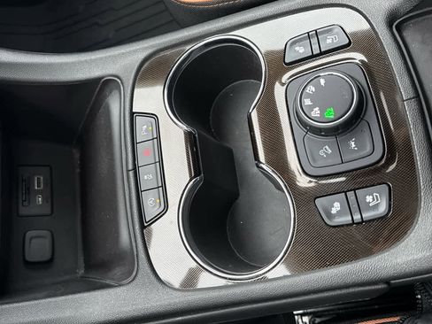 Used 2022 GMC Acadia AT4 w/ Technology Package image 20