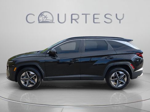 Certified 2025 Hyundai Tucson SEL AWD/4WD image 6