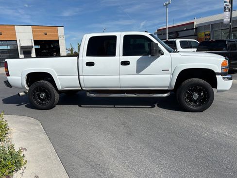 Used 2004 GMC Sierra 2500 SLE w/ Heavy-Duty Power Package AWD/4WD image 5