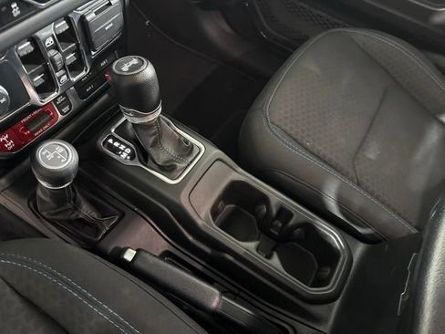 Used 2024 Jeep Wrangler Unlimited Rubicon 4xe AWD/4WD image 20
