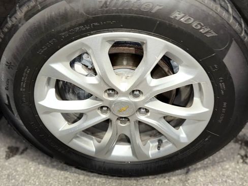 Used 2022 Chevrolet Equinox LS w/ LS Convenience Package image 7