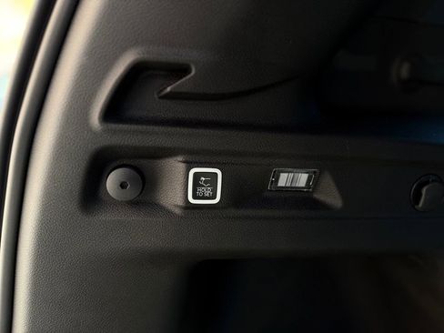 New 2025 Jeep Grand Cherokee L Altitude image 27