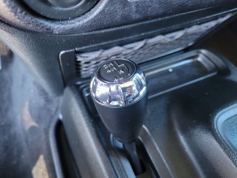 Used 2017 Jeep Wrangler 75th Anniversary image 13