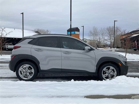 Used 2022 Hyundai Kona SEL image 6