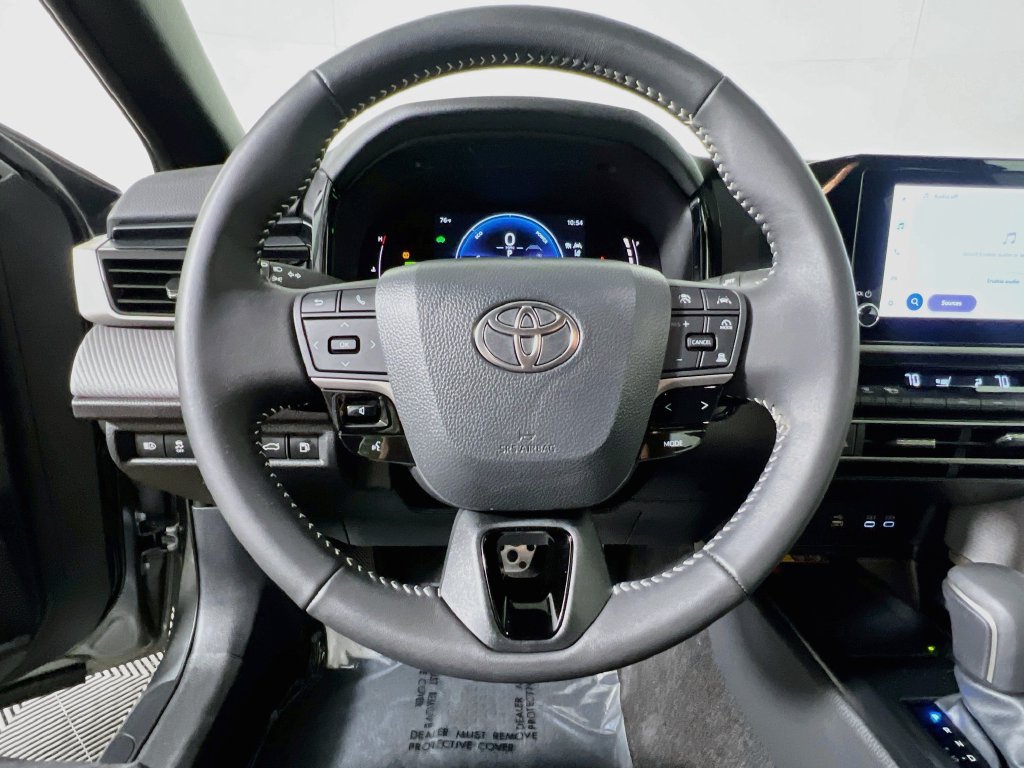Used 2026 Toyota Camry SE FWD image 15