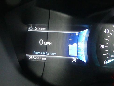 Used 2018 Ford Fusion SE w/ Fusion SE Technology Package FWD image 32