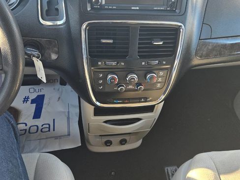 Used 2011 Dodge Grand Caravan Mainstreet w/ PWR Convenience Group image 3