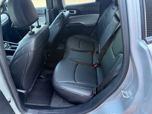Used 2025 Jeep Compass Limited AWD/4WD image 16