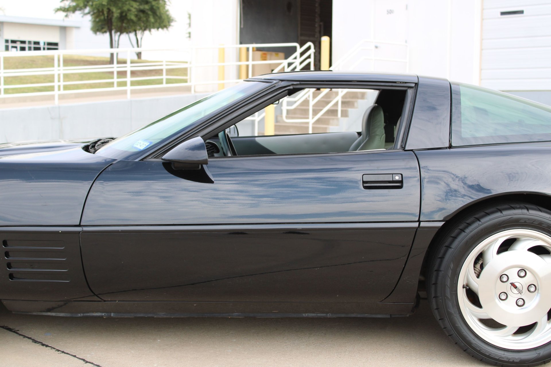 Used 1994 Chevrolet Corvette Coupe RWD image 28