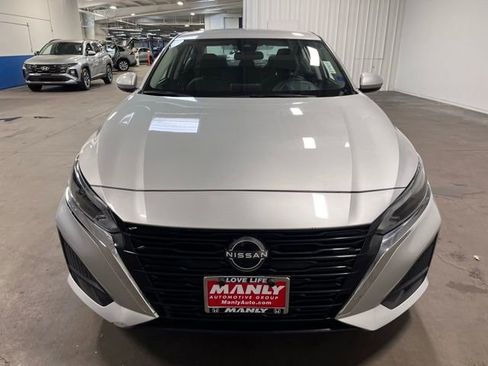 Used 2023 Nissan Altima 2.5 SV image 8