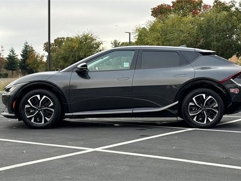 Certified 2024 Kia EV6 Wind image 9