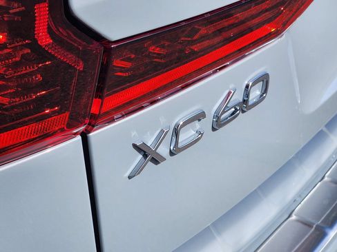 New 2026 Volvo XC60 T8 Plus w/ Protection Package Premier AWD/4WD image 31