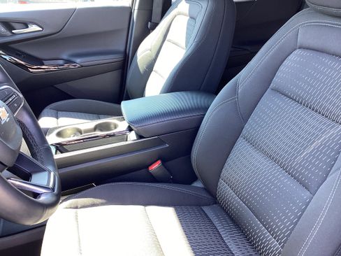 Used 2025 Chevrolet Equinox LT AWD/4WD image 12