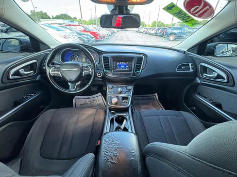 Used 2016 Chrysler 200 Limited w/ Convenience Group FWD image 15