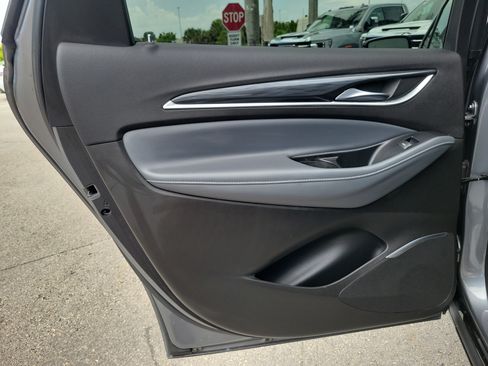 Used 2021 Buick Enclave Essence FWD image 26