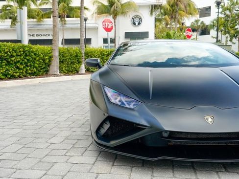 Used 2022 Lamborghini Huracan EVO RWD image 6