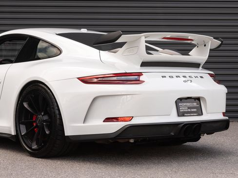 Certified 2018 Porsche 911 GT3 RWD image 11