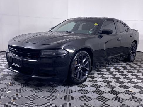 Used 2020 Dodge Charger SXT w/ Blacktop Package image 17