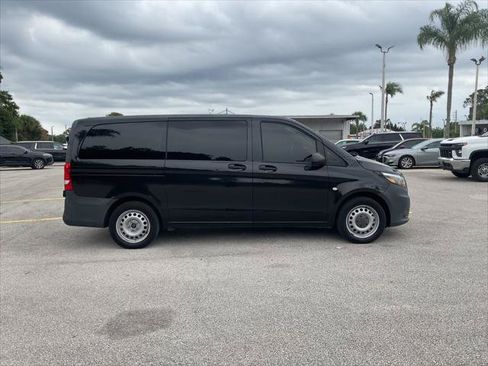 Used 2019 Mercedes-Benz Metris Passenger image 7