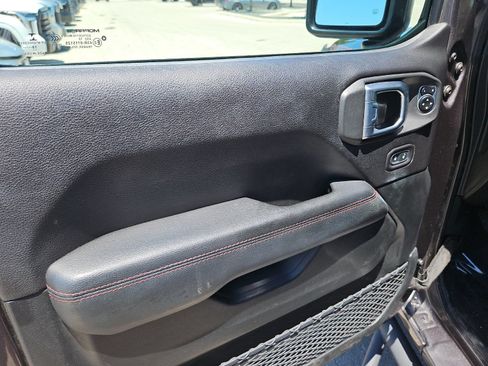 Used 2020 Jeep Wrangler Unlimited Rubicon w/ LED Lighting Group AWD/4WD image 10
