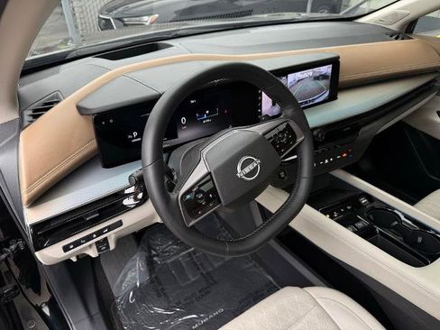 Certified 2025 Nissan Murano Platinum w/ Cargo Package image 19