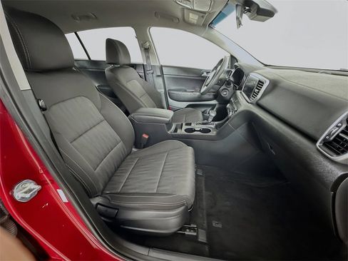 Certified 2020 Kia Sportage LX image 7