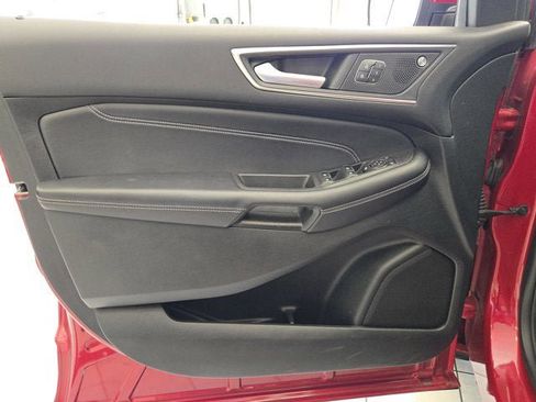 Used 2022 Ford Edge Titanium AWD/4WD image 18