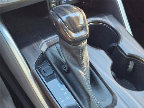 Used 2022 Toyota Highlander XLE FWD image 12