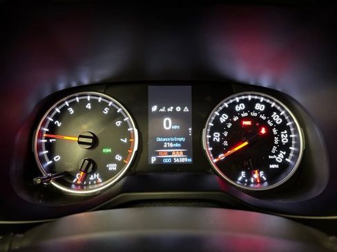 Used 2022 Toyota RAV4 XLE AWD/4WD image 16