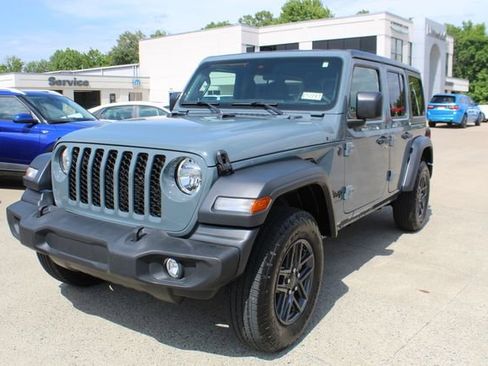 Used 2024 Jeep Wrangler Unlimited Sport AWD/4WD image 1