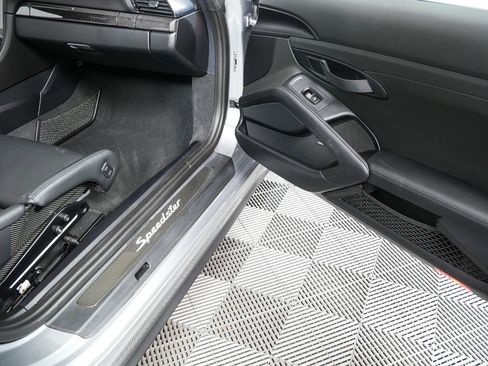 Certified 2019 Porsche 911 Speedster image 22