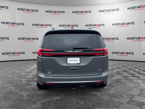 Used 2021 Chrysler Pacifica Touring-L AWD/4WD image 5