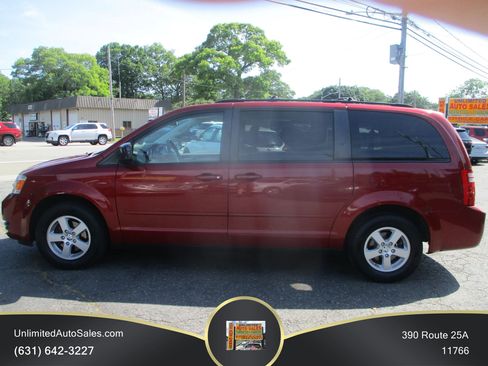 Used 2010 Dodge Grand Caravan Hero w/ Entertainment Group 1 FWD image 3