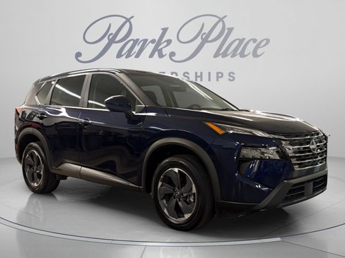 Used 2025 Nissan Rogue SV FWD image 7