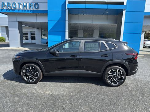 New 2026 Chevrolet Trax RS w/ Driver Confidence Package FWD image 2