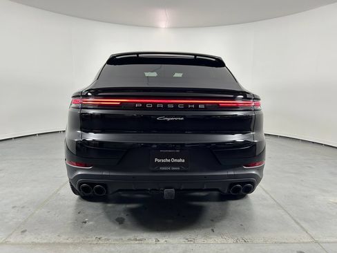 Certified 2024 Porsche Cayenne Coupe AWD/4WD image 6