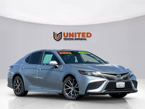 Certified 2022 Toyota Camry SE w/ Carpet Mat Package (TMS) image 1