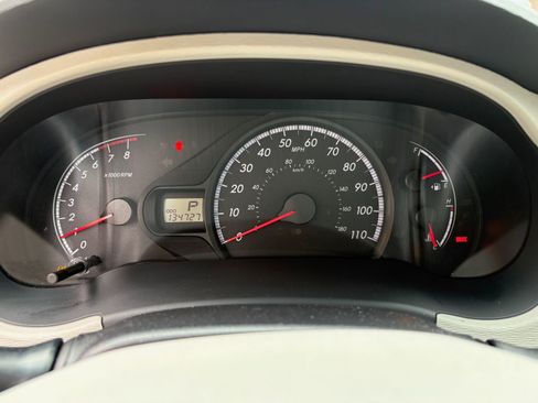 Used 2013 Toyota Sienna LE FWD image 36