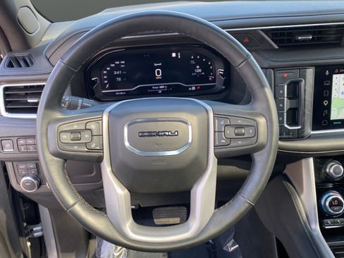 Used 2023 GMC Yukon Denali AWD/4WD image 17