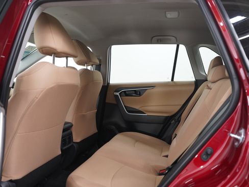 Used 2025 Toyota RAV4 LE AWD/4WD image 17