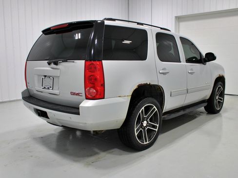 Used 2010 GMC Yukon SLT w/ SLT-2 Equipment Package AWD/4WD image 29