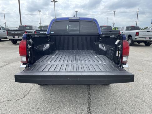 Used 2022 Toyota Tacoma SR5 RWD image 13